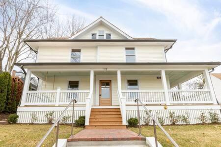 Downtown Luxury Farmhouse Apartment #4 West Dundee المظهر الخارجي الصورة
